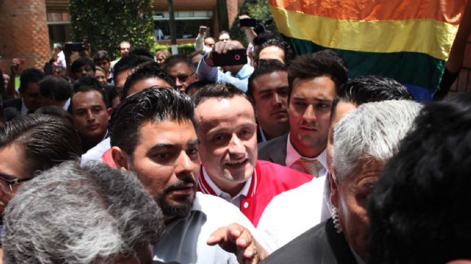 Visita de Mikel Arriola a la Ibero causa enfrentamientos entre estudiantes; sale escoltado (Video)