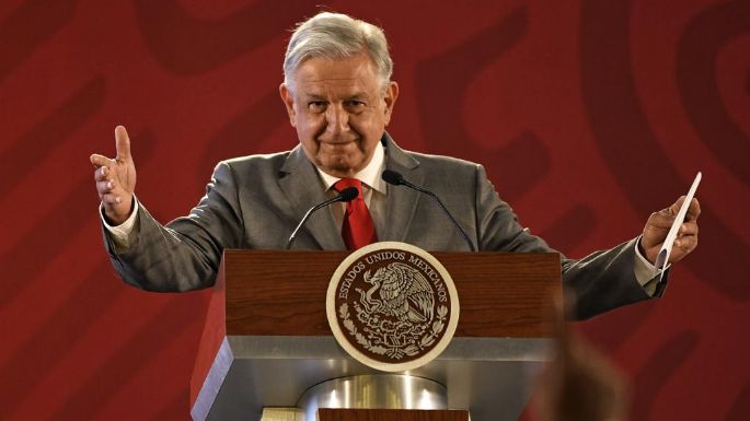 López Obrador abre frente contra altos exfuncionarios contratados en Pemex y CFE, entre ellos Calderón