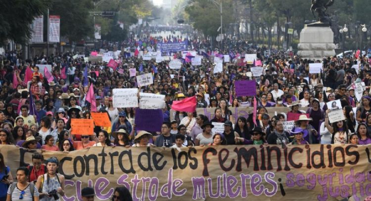 Marchan contra la violencia, acoso y feminicidios en la CDMX
