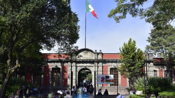 "Visita a la Biblioteca de México"