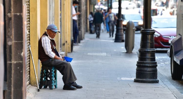Datos del IMSS revelan que se generaron menos empleos en abril; no ocurría desde la pandemia
