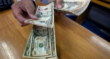¿Cómo el impuesto del 3.5% podría afectar a las familias que reciben remesas?