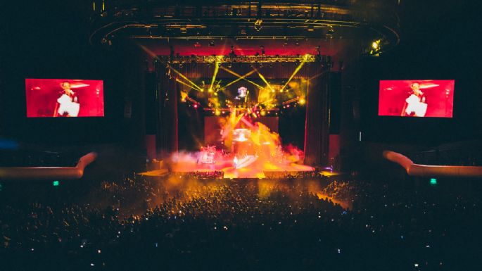 Moenia electrizó al Auditorio Nacional con la gira "Hacer contacto"
