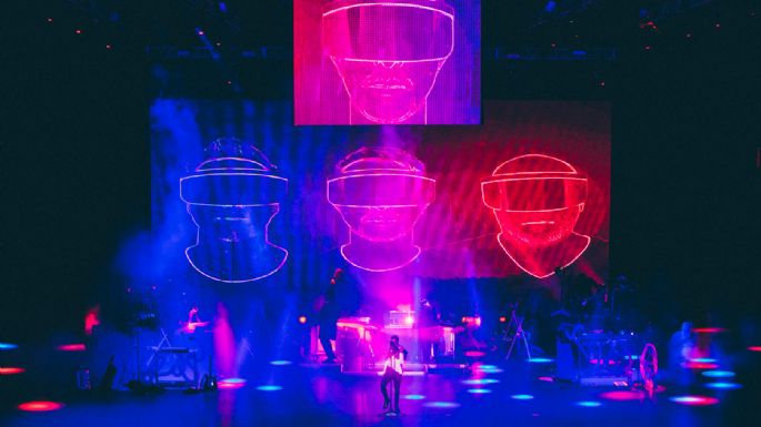 Moenia electrizó al Auditorio Nacional con la gira "Hacer contacto"