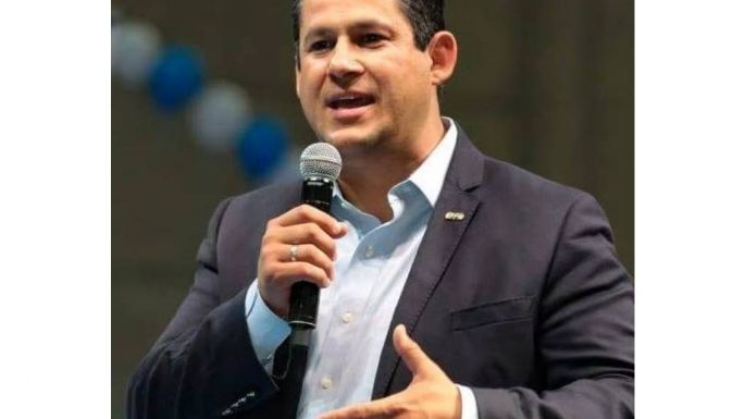 Sinhue Rodríguez acusa a AMLO de politizar el tema de seguridad tras liberación de la madre de "El Marro"