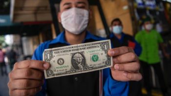 Reforma fiscal de Trump que incluye impuesto a remesas le pega al peso; se cotiza en 19.41 por dólar