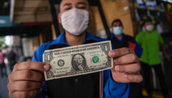 Reforma fiscal de Trump que incluye impuesto a remesas le pega al peso; se cotiza en 19.41 por dólar