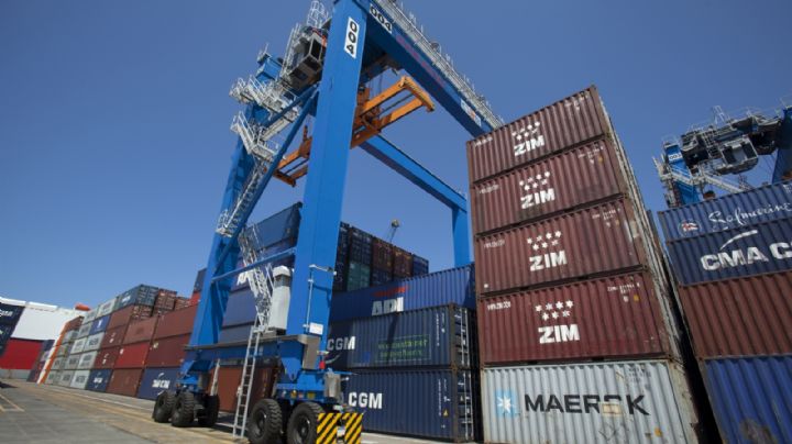 AMLO anuncia fideicomiso de 90 mil mdp para mejorar puertos y aduanas