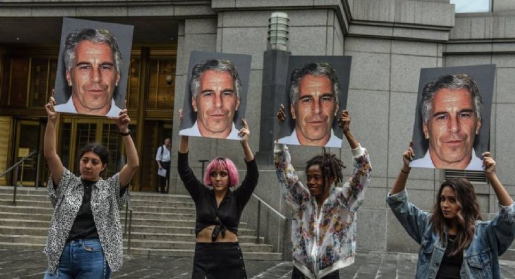 Las poderosas conexiones británicas con el pedófilo Jeffrey Epstein