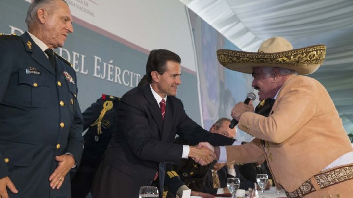El día que Vicente Fernández le cantó a Peña Nieto y al general Salvador Cienfuegos