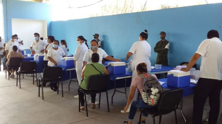 CETEG denuncia que cuatro maestros ya vacunados murieron por covid-19