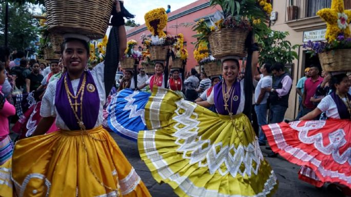 Denuncian que Casa Pedro Domecq utiliza la Guelaguetza como marca comercial