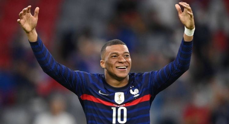 Mbappé llama a no votar por la ultraderecha en Francia