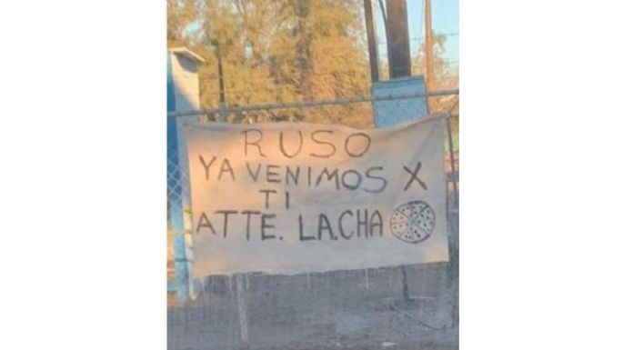 Cuelgan narcomantas en el Valle de Mexicali atribuidas a “la chapiza”