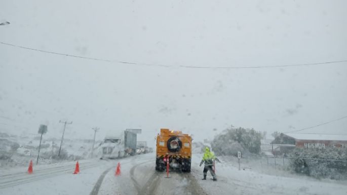 Se registra la primera nevada de la temporada invernal en Tecate, BC
