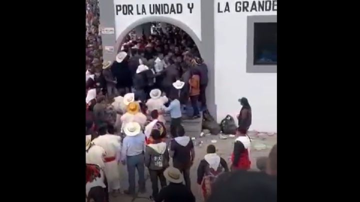 Una multitud acosa, manosea y golpea a una mujer en San Juan Chamula