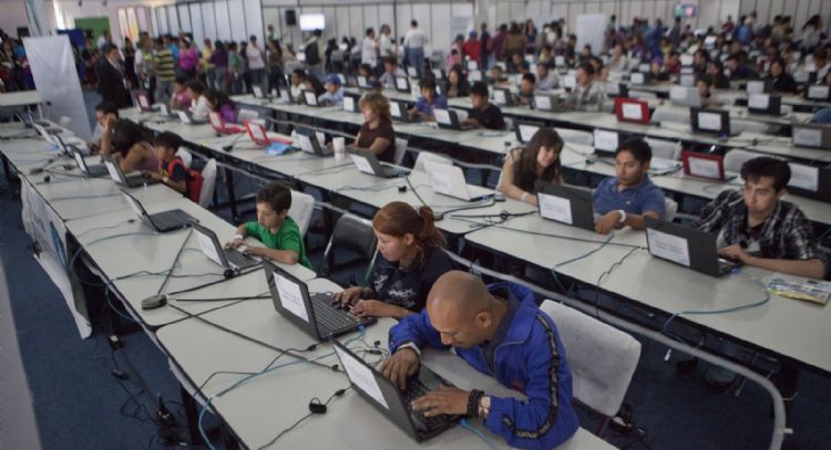 Los desafíos y tensiones de la comunicación desde la mitad del mundo