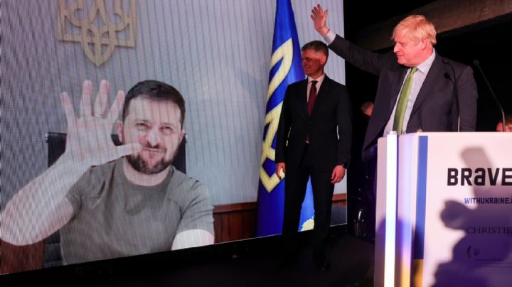 Boris Johnson garantiza apoyo a Zelenski para reunir pruebas de crímenes de guerra en Ucrania