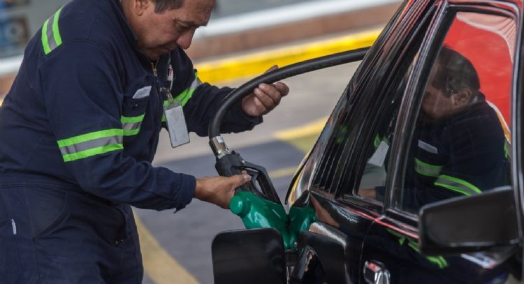 Hacienda quita el subsidio a gasolinas Magna, Premium y Diésel; usuarios pagarán el 100% del IEPS