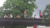 Migrantes se amotinan en la Estación Migratoria Siglo XXI de Tapachula