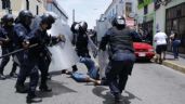 Foto ilustrativa de la nota titulada: Maestros de Tabasco son golpeados y reprimidos por policías antimotines