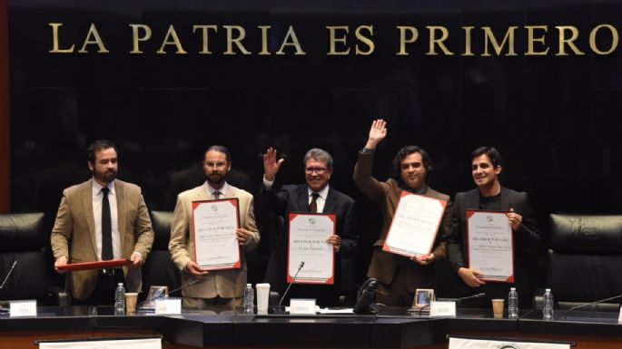 Senado se convirtió en un salón de homenaje a la banda de rock Enjambre (Video)