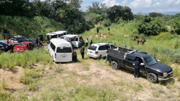 Interceptan a más de 100 migrantes que viajaban hacinados en seis camionetas, en Chiapas