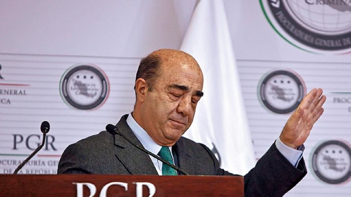 Murillo Karam tramita amparo para presentar pruebas en el caso por la tortura de “El Cepillo”