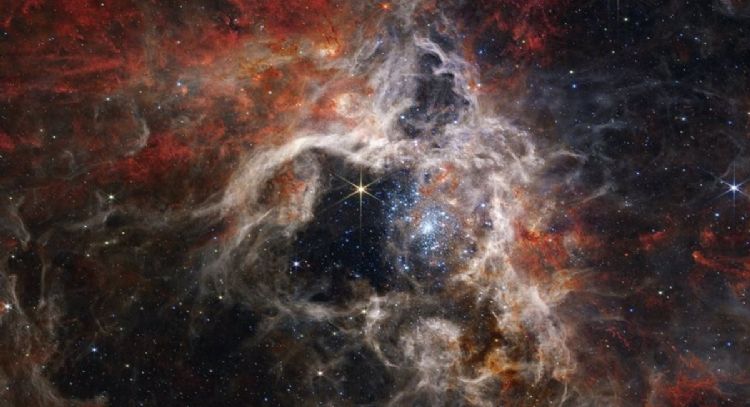 ¿Existe discrepancia sobre la velocidad a la que se expande el universo?