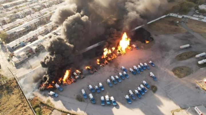Incendio destruye 16 pipas en gasera de San Nicolás de los Garza, NL (Video)