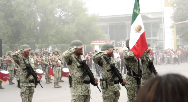 Se realiza el desfile deportivo, cívico, militar por el 113 aniversario del inicio de la revolución de 1990