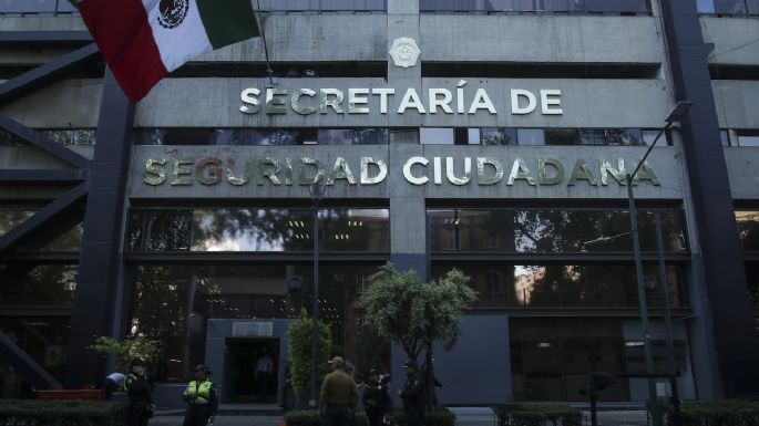 Investigan a policías de la SSC por presunto encuentro íntimo en instalaciones oficiales