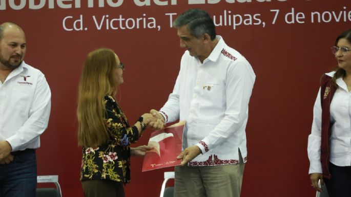 Entrega Américo escrituras a 1,500 familias tamaulipecas