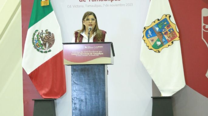 Entrega Américo escrituras a 1,500 familias tamaulipecas