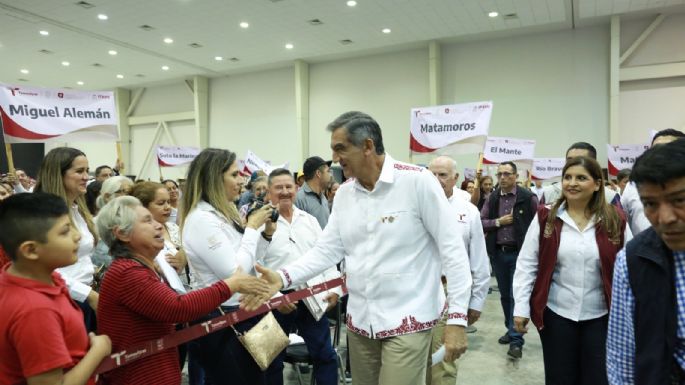 Entrega Américo escrituras a 1,500 familias tamaulipecas