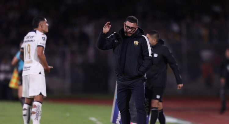Mohamed renuncia como director técnico de Pumas; anuncian a su relevo