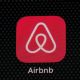 España ordena a Airbnb bloquear cerca de 66 mil alojamientos vacacionales por infracciones de normas