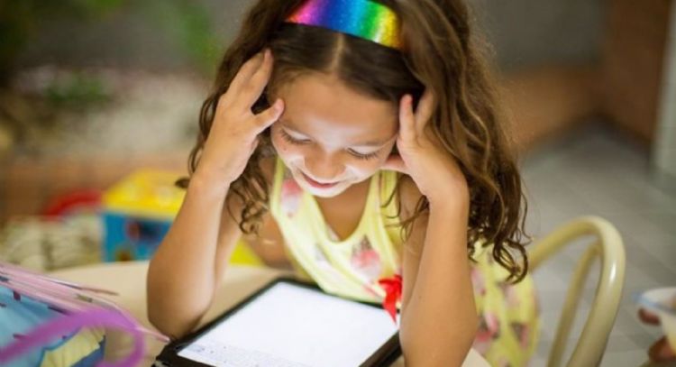 Avanzan en la verificación de edad en Internet: retos para impedir el acceso al porno y la violencia