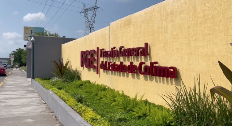 Atacan a balazos a una agente del Ministerio Público en Colima