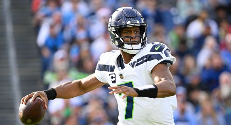 Geno Smith guía remontada de los Seahawks en el cuarto periodo para vencer a Titans 20-17
