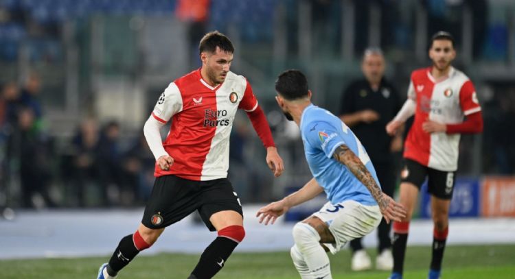 Santiago Giménez es elegido MVP de la Eredivisie