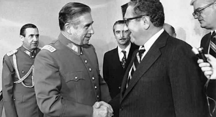 Los fantasmas que rondan a Kissinger