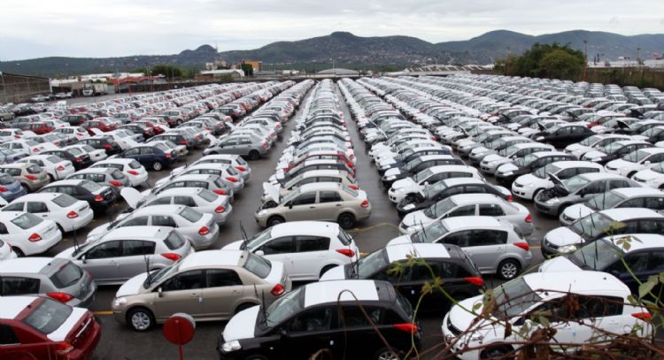 Quejas contra Nissan por defectos de fábrica en sus autos y reparaciones deficientes
