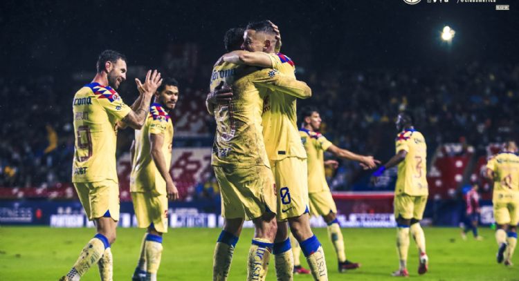 América humilla 5-0 al San Luis y pone pie y medio en la final de la Liga MX (Videos)