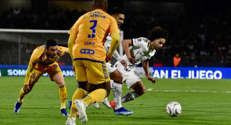 Expulsión de Trigos y gran actuación de Julio González marcan la victoria de Tigres ante Pumas