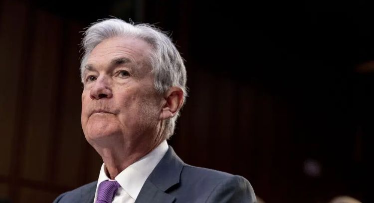 Peso gana terreno ante próxima salida de Powell de la Reserva Federal
