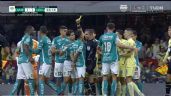 El árbitro Fernando Hernández suspendido 12 partidos por rodillazo a jugador del León