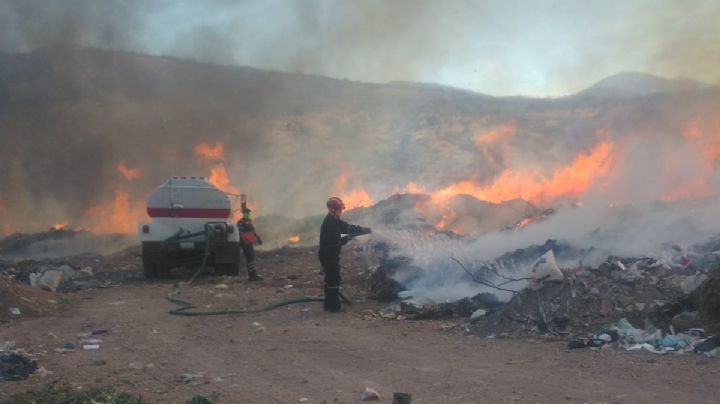 Incendio en basurero de Guanajuato obliga a suspender clases y actividades al aire libre