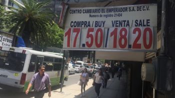 Peso cede ante cautela de los inversionistas y en espera del proyecto fiscal de Trump