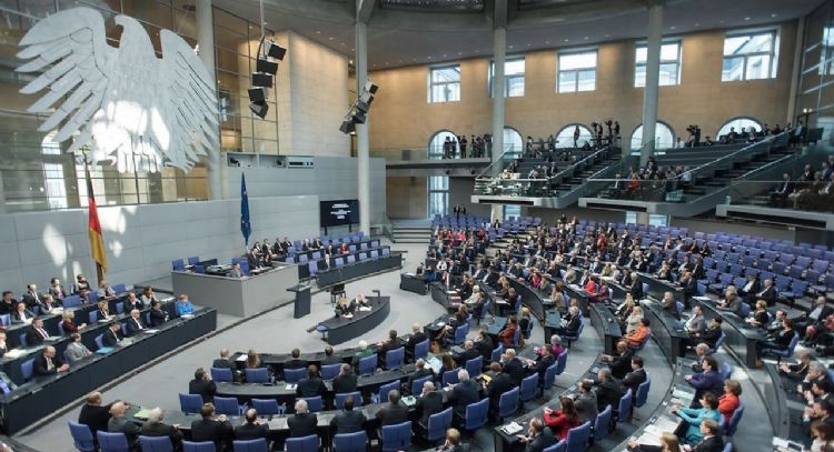 Bundestag expresa "dudas considerables" sobre la legalidad de ataques de Israel y EU contra Irán